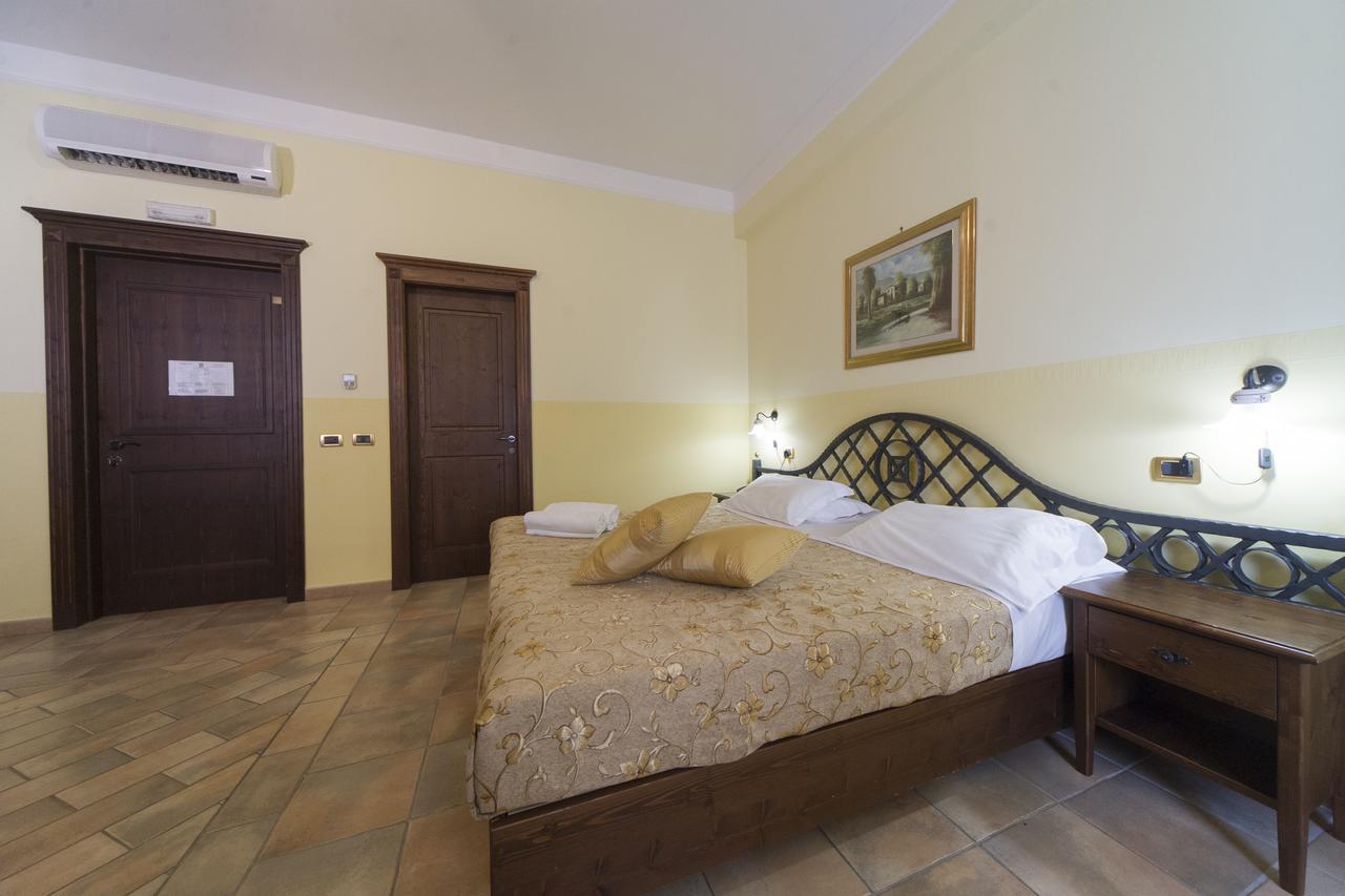 Hotel Castello Torre In Pietra Montefusco Exterior photo