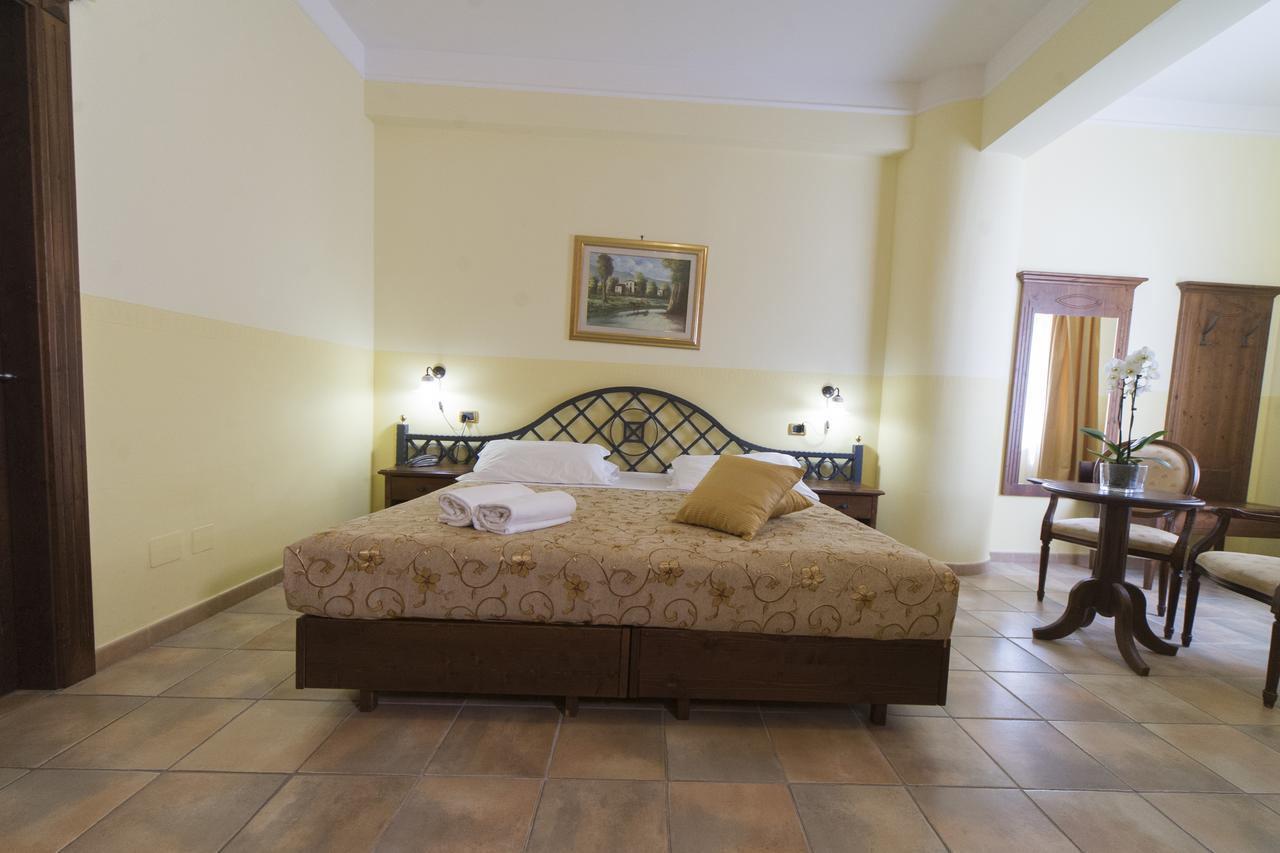 Hotel Castello Torre In Pietra Montefusco Exterior photo